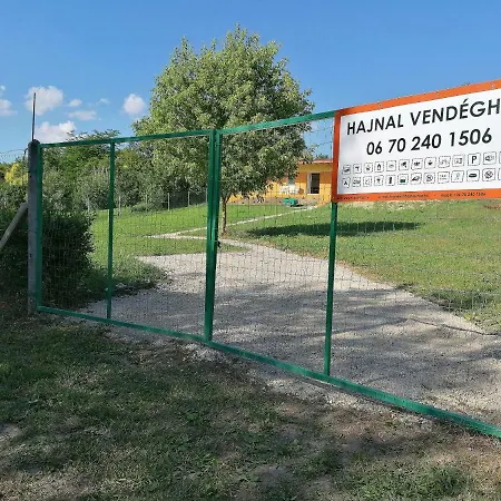 Hajnal Vendeghaz A Tavaknal Guest house Sarkeresztes